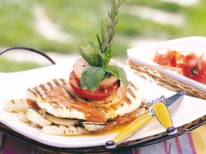 Acı soslu baharatlı piliç Nasıl Yapılır?