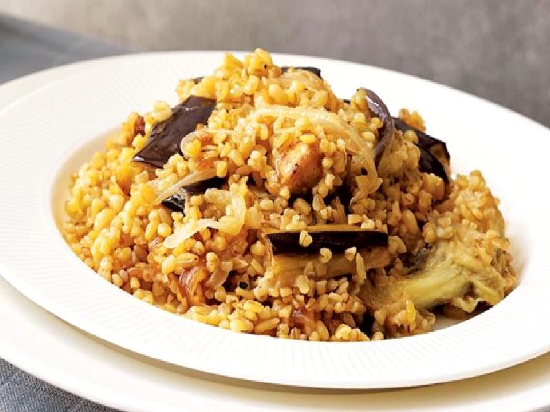 Amasya usulü patlıcanlı bulgur pilavı Nasıl Yapılır?