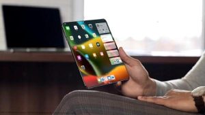 Apple katlanabilir iPhone için en uygun seçeneği arıyor: Prototipler masada