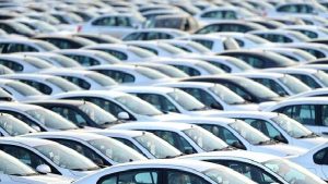 Avrupa’da Volkswagen Golf lider, Tesla Model 3 ilk 20’de