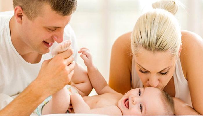 Biri Bizi Gözetliyor