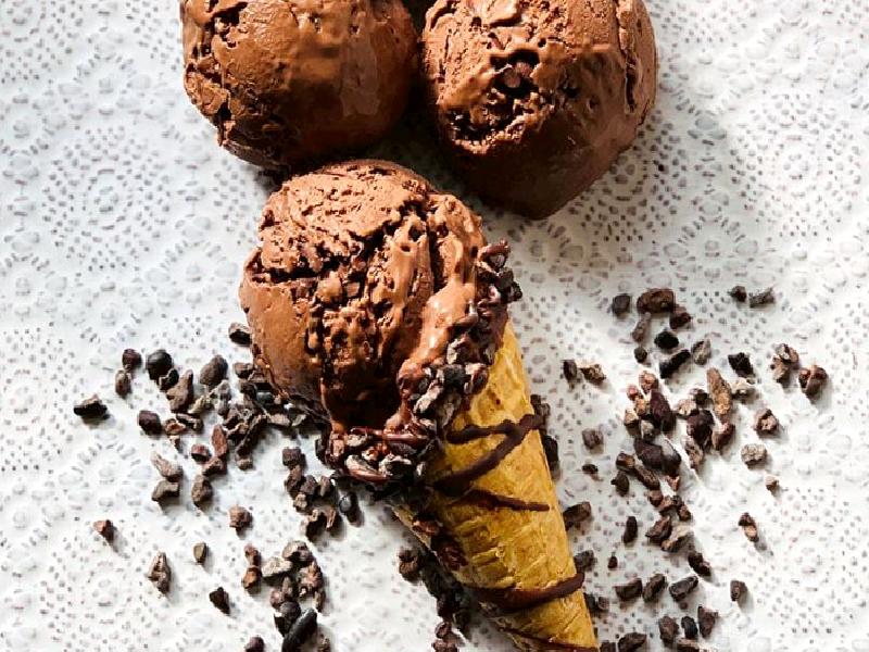 Bitter Çikolatalı Ve Kakao Çekirdekli Dondurma Nasıl Yapılır?