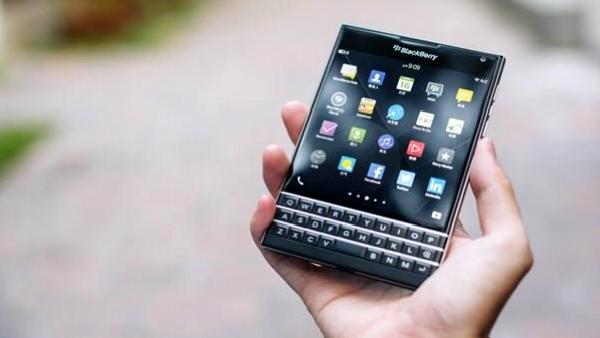 Blackberry, mobil teknoloji patenlerini 600 milyon dolara sattı: Alıcı bir patent trolü