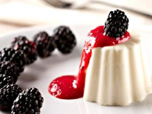 Böğürtlenli Panna Cotta Nasıl Yapılır?