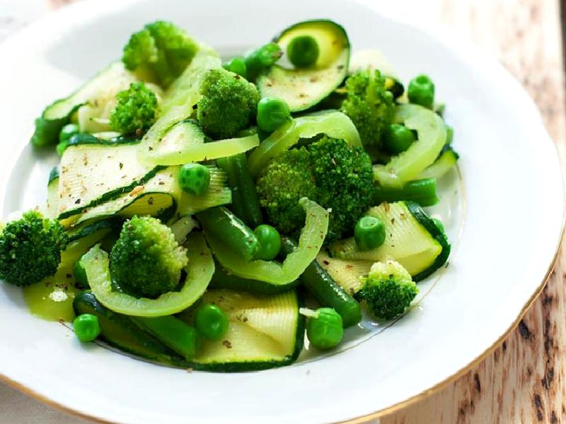 Brokolili diyet salata Nasıl Yapılır?