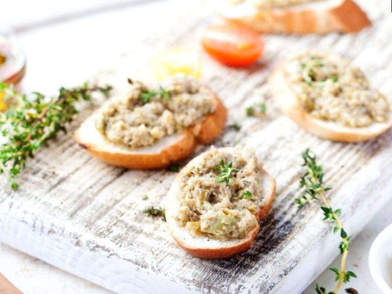 Cevizli Zeytin Ezmeli Ekmek Nasıl Yapılır?