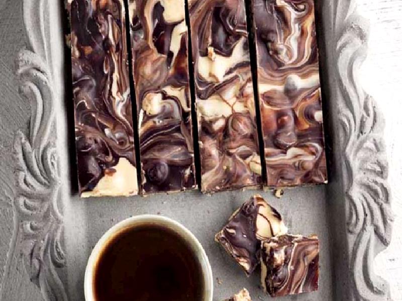 ÇİKOLATALI VE KURUYEMİŞLİ DİLİMLER Nasıl Yapılır?