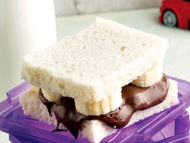 ÇİKOLATALI VE MUZLU TOST Nasıl Yapılır?