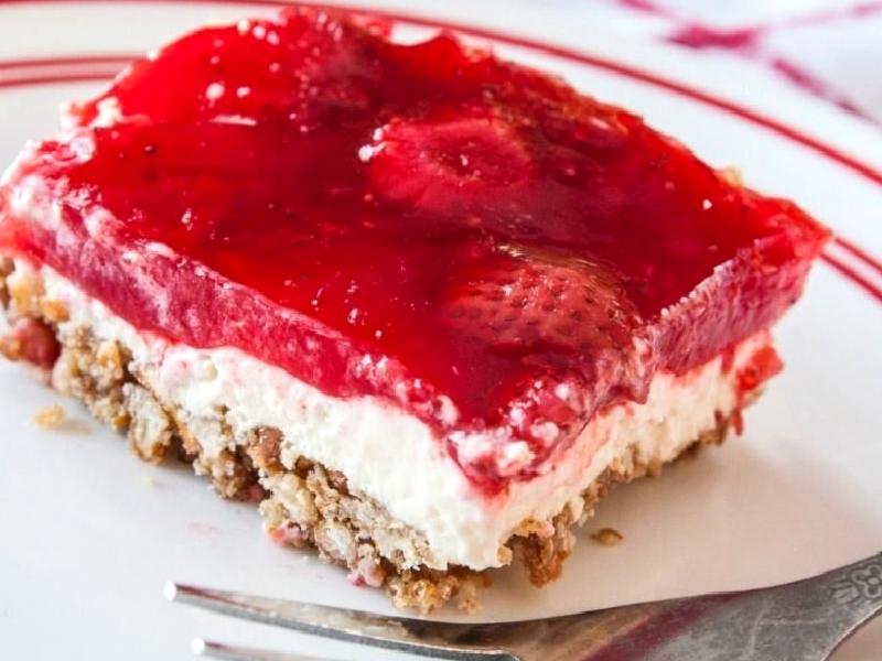 Çilekli Kıbrıs Tatlısı Nasıl Yapılır?