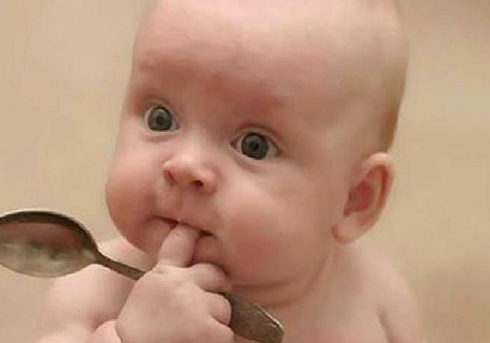 ÇOCUKLARDA TIRNAK YEME DAVRANIŞI