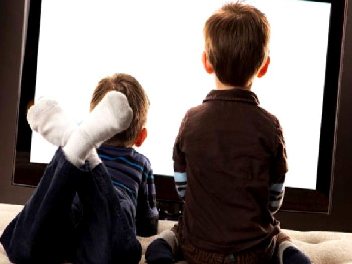Çocuklarda Tv İnternet Bağımlılığı