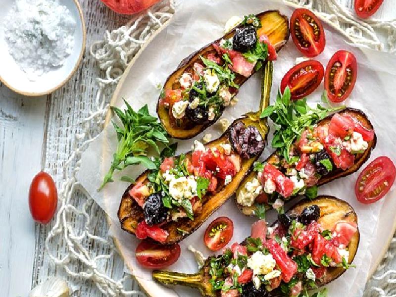 Domates salsalı patlıcan kayıkları Nasıl Yapılır?