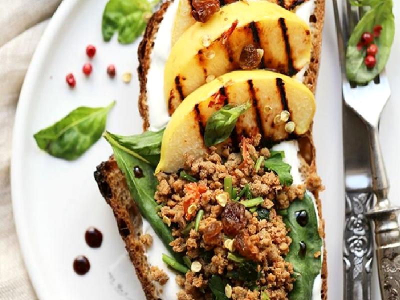 Ekmek Üstü Kıymalı Izgara Ayva Nasıl Yapılır?