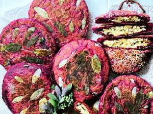 Ekşi Mayalı, Pancarlı Ve Ada Çaylı Börek Nasıl Yapılır?