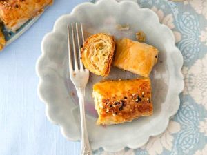 El Açması Patatesli Börek Nasıl Yapılır?