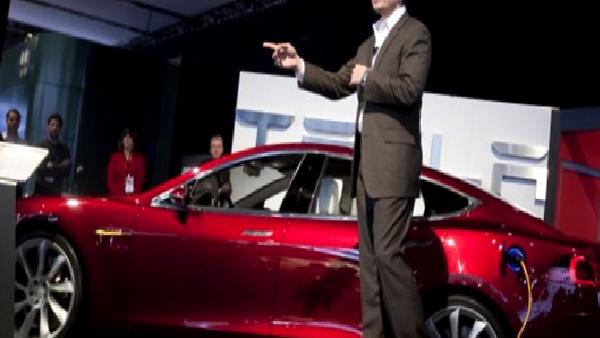 Elon Musk yeni bir sosyal ağ arayışında