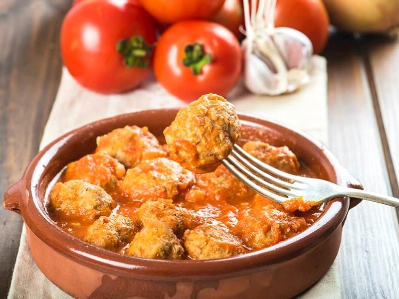 Fas Köftesi Ve Chorizo Güveç Nasıl Yapılır?