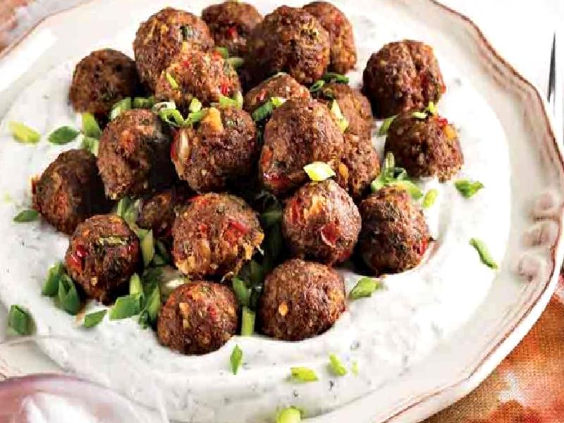 FIRINDA BEYAZ PEYNİRLİ VE CEVİZLİ KÖFTE Nasıl Yapılır?