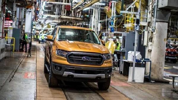 Ford, çip kıtlığı yüzünden 8 fabrikasında üretimi durduruyor
