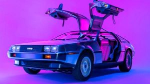 Geleceğe Dönüş filminin ikonik aracı DeLorean DMC-12, elektrikli araç olarak geri dönüyor