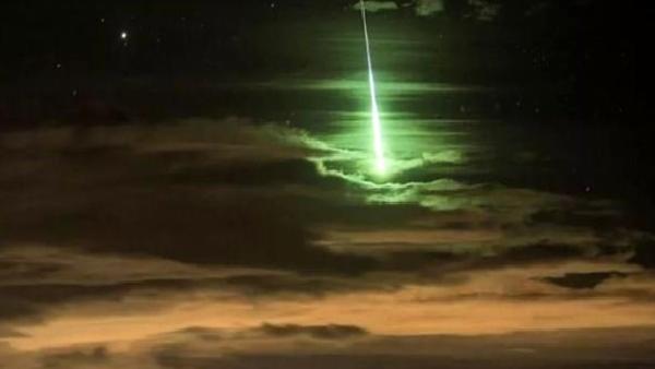 Gökyüzünde yeşil ışık saçan meteor hakkında Türkiye Uzay Ajansı’ndan açıklama