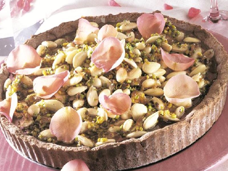 Gül aromalı çikolatalı tart Nasıl Yapılır?