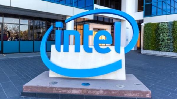 Intel i9-12900KS işlemcisi stok olarak 5.5GHz hızına ulaşıyor