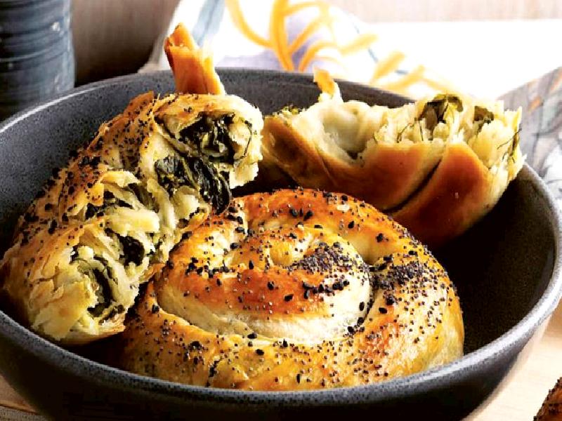 Karışık otlu el açması börek Nasıl Yapılır?