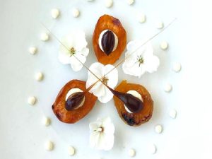 Kayısılı Ve Beyaz Çikolatalı Cheesecake Nasıl Yapılır?