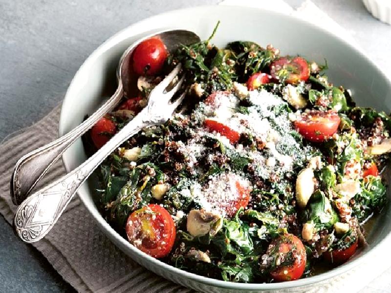 Kinoalı ılık ıspanak salatası Nasıl Yapılır?