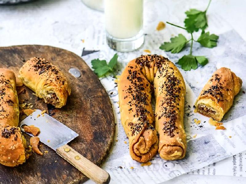 Kıymalı El Açması Börek Nasıl Yapılır?