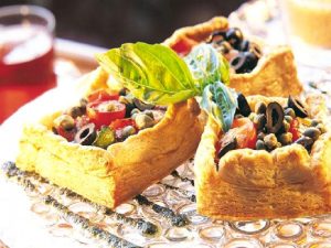 Kızarmış domates ve kabaklı küçük tartlar Nasıl Yapılır?