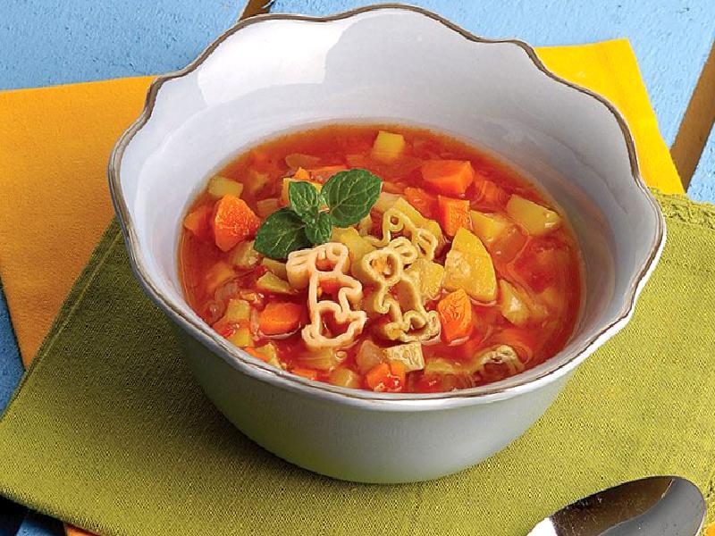 Makarnalı Sebze Çorbası Nasıl Yapılır?