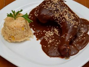Mole Sosu Nasıl Yapılır?