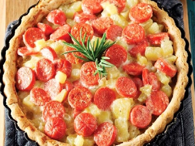 Patatesli Sosisli Tart Nasıl Yapılır?