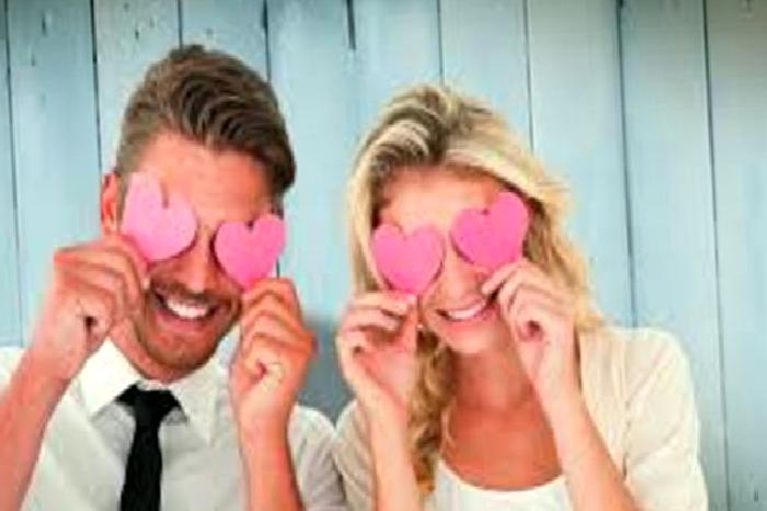 PEMBE  BULUTLAR DAĞILIYOR…
