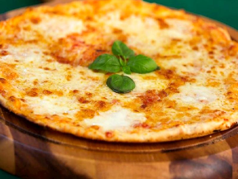 Peynirli pizza Nasıl Yapılır?