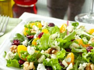 Rokfor Portakal Ve Cevizli Salata Nasıl Yapılır?