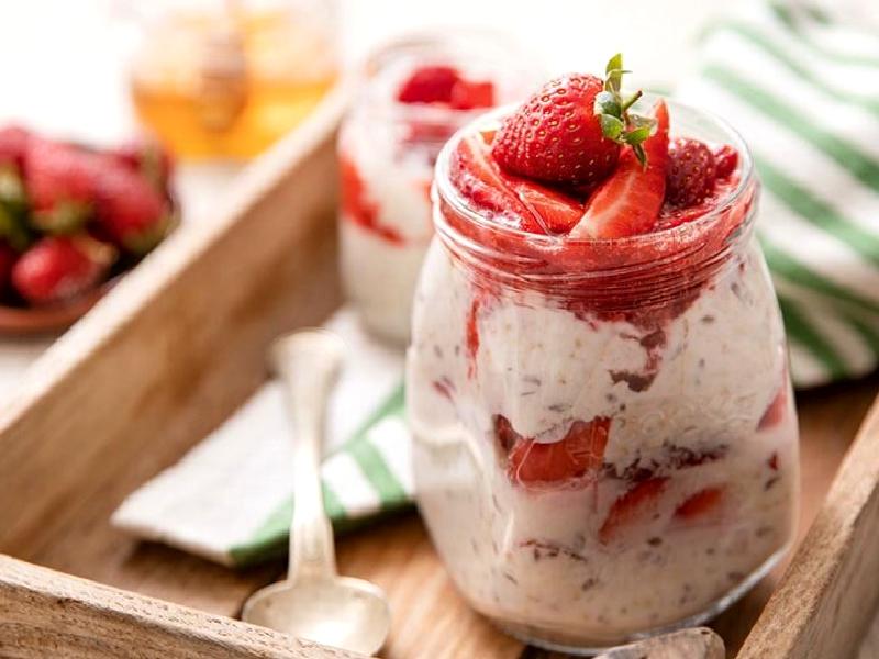 Şekersiz Çilekli Granola Nasıl Yapılır?