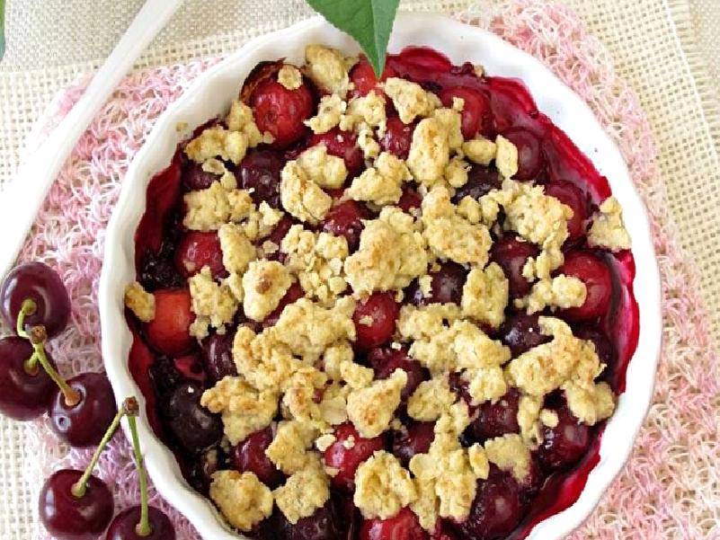 Şekersiz Vişneli Crumble Nasıl Yapılır?