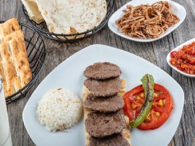 Sivas Köftesi Nasıl Yapılır?