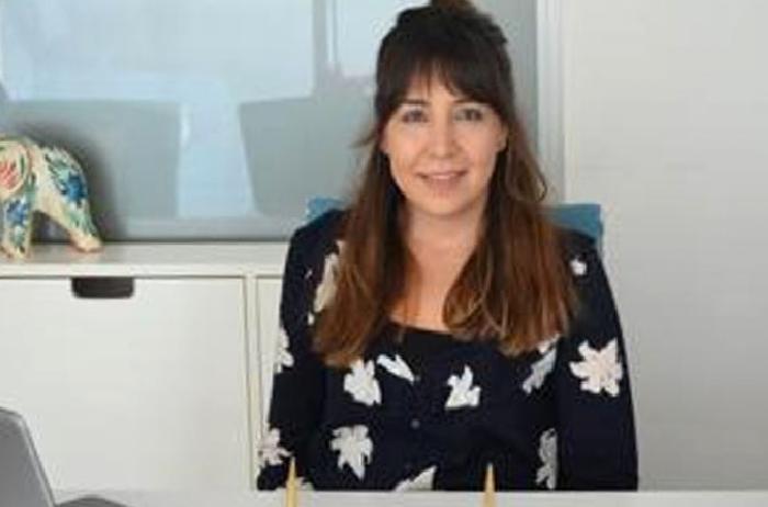 SOSYAL MEDYA KALABALIK İÇİNDE YALNIZLAŞTIRIYOR