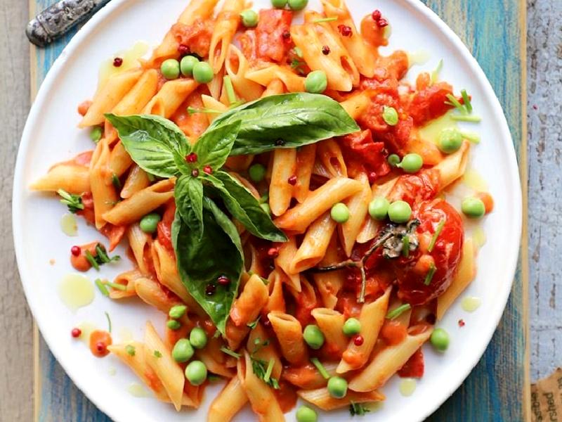 Sote Domates Soslu Penne Nasıl Yapılır?