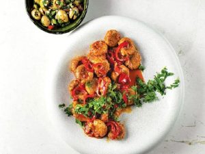 Tarsus Usulü Sarımsaklı Köfte & Zeytin Salatası Nasıl Yapılır?