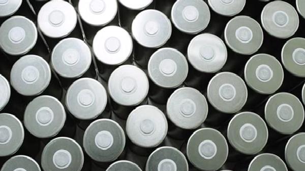 Tesla kurucu ortağı JB Straubel, EV pillerinin 15 yıl dayanması gerektiğini söylüyor