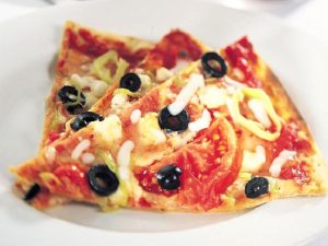 Üç Peynirli Pizza Nasıl Yapılır?