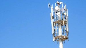 Ukrayna, ülkeyi çevrimiçi tutmak için büyük mücadele veriyor