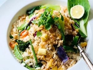 Vietnam Usulü Yumurtalı Pirinç Pilavı Nasıl Yapılır?