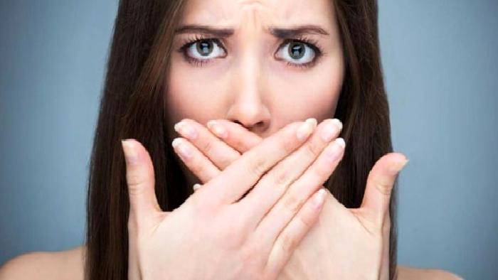 Ağız Kokusu Neden Oluşur?