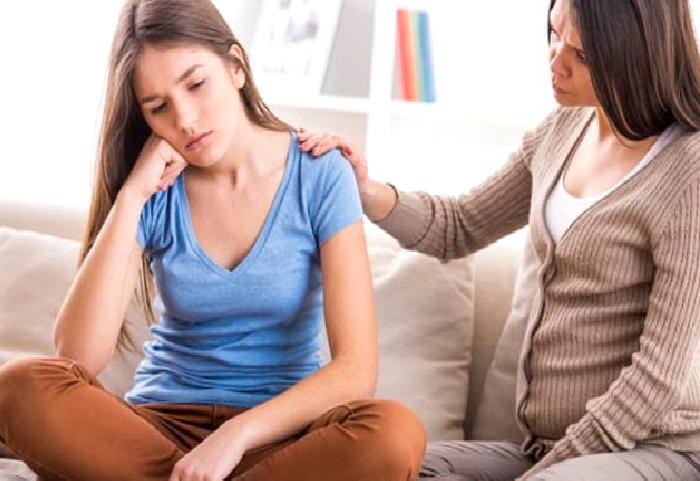 Anne-Babalar Ergenlik dönemindeki Çocuklarına Nasıl Davranmalı?